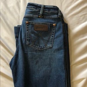 Women’s Wranlger retro flare jeans
